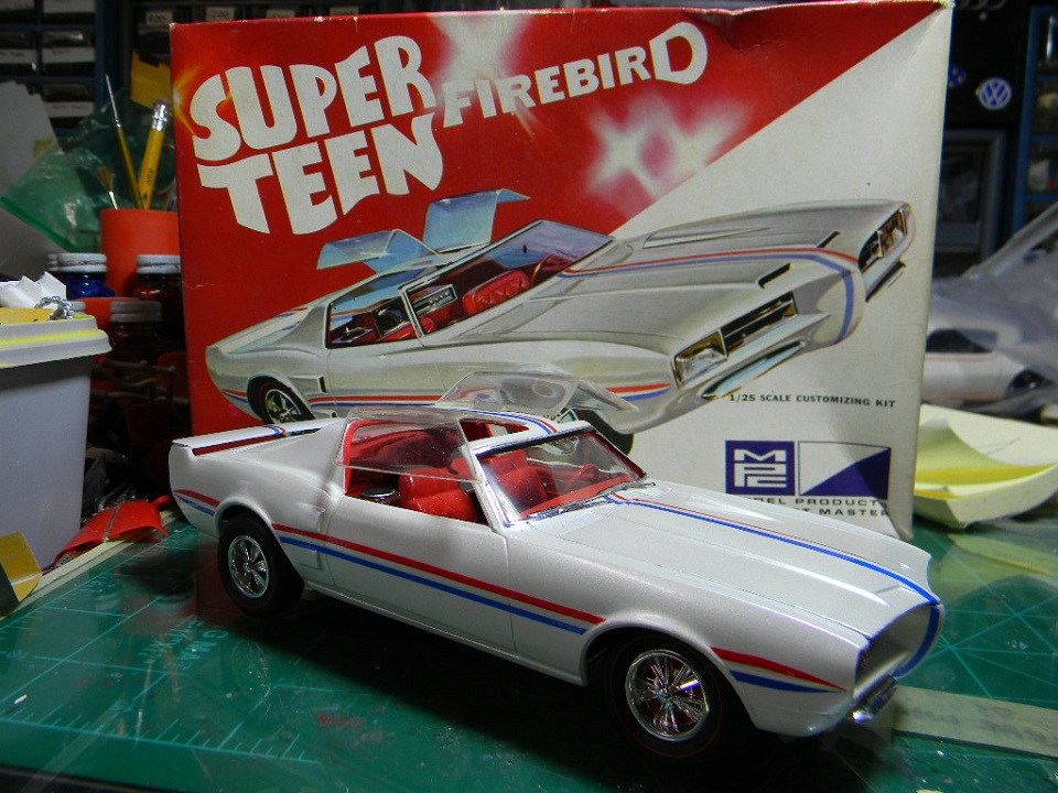 1968-pontiac-firebird-super-teen-george-barris-silver-model.jpg